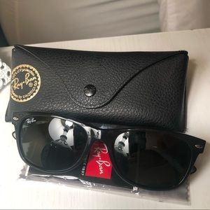 Ray-Ban New Wayfarer Classic Sunglasses